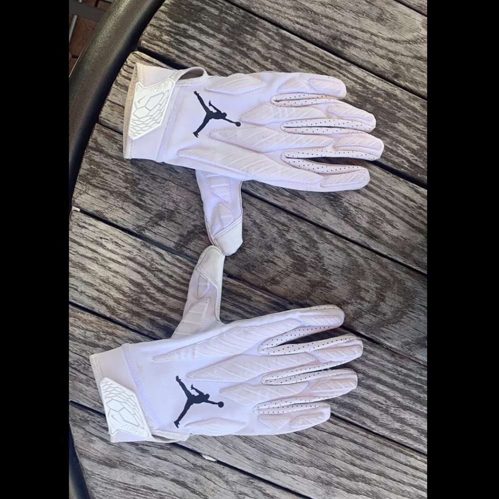 used NFL issued 5.0 Jordan Football Gloves Steelers Raiders Padded Alpha Large
